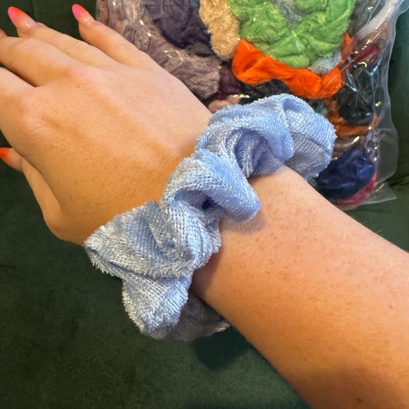 Colorful scrunchies - Picture 2 of 2